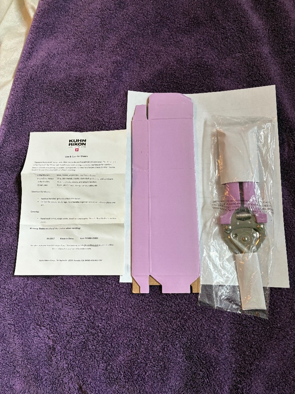 New in box Kuhn Rikon Landaer All Purpose Shears
